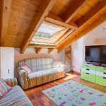 Holiday home The Emerald Family Retreat - Happy