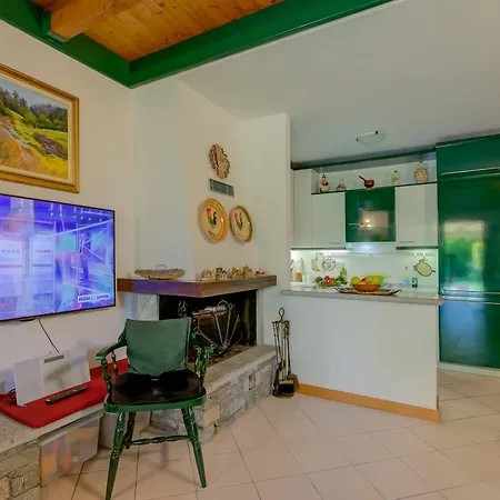 Ferienhaus The Emerald Family Retreat With Private Garden - Happy Gignese
