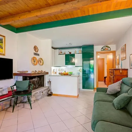 The Emerald Family Retreat With Private Garden - Happy Ferienhaus Gignese