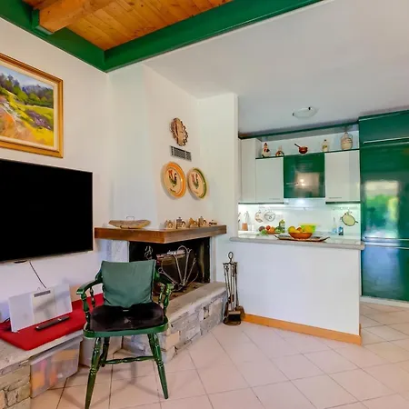 Ferienhaus The Emerald Family Retreat With Private Garden - Happy Gignese