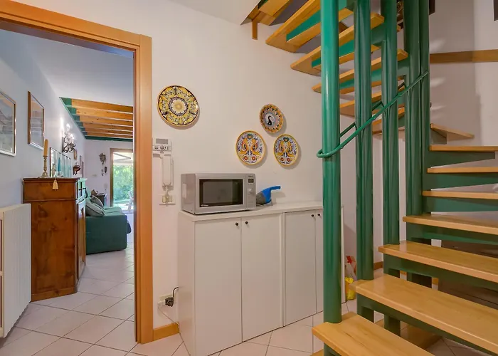 The Emerald Family Retreat - Happy