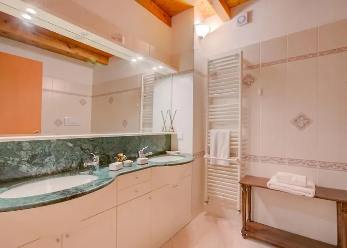 Semesterbostad The Emerald Family Retreat - Happy *