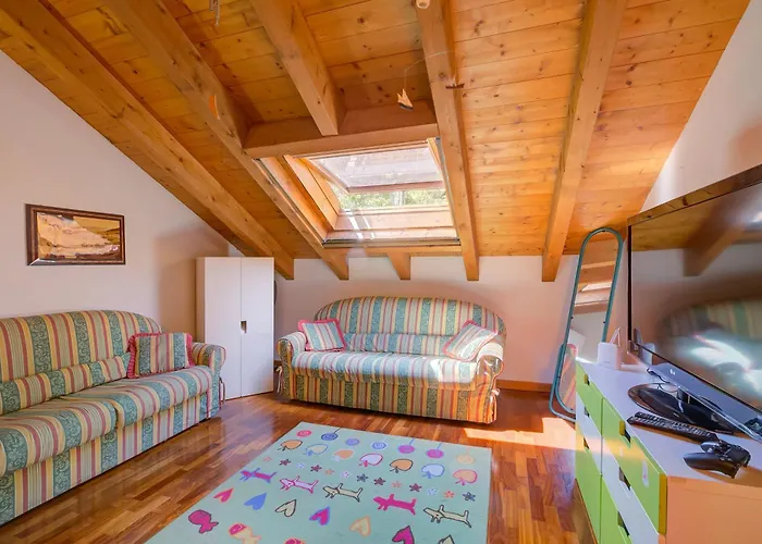 Dom wakacyjny The Emerald Family Retreat - Happy